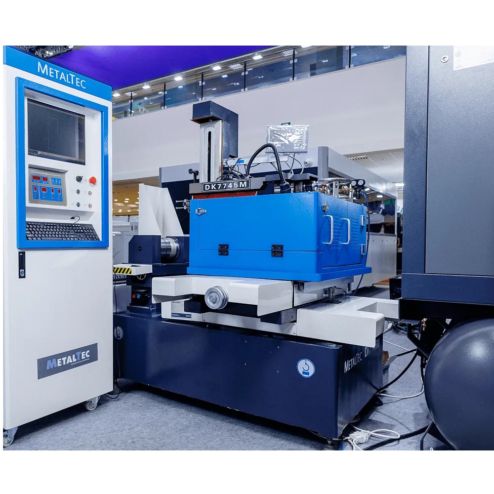 Электроэрозионный многопроходной проволочно-вырезной станок MetalTec DK 7745M с наклоном до 45°Фото 4067-02.jpg