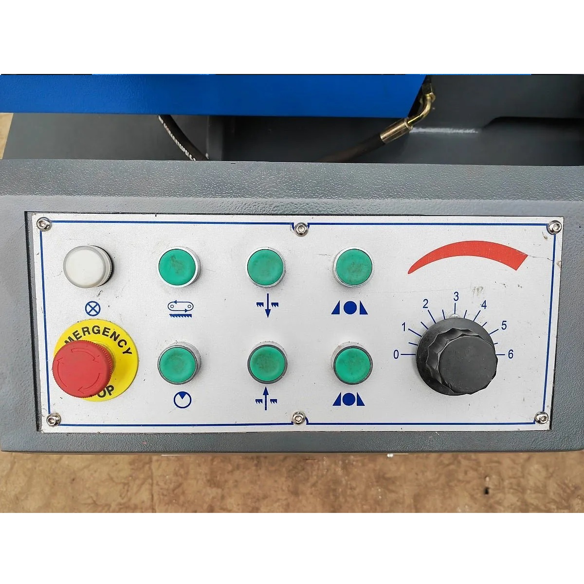 Полуавтоматический ленточнопильный станок для резки металла под углом 90° MetalTec BS 300 CHФото 4259-04.jpg